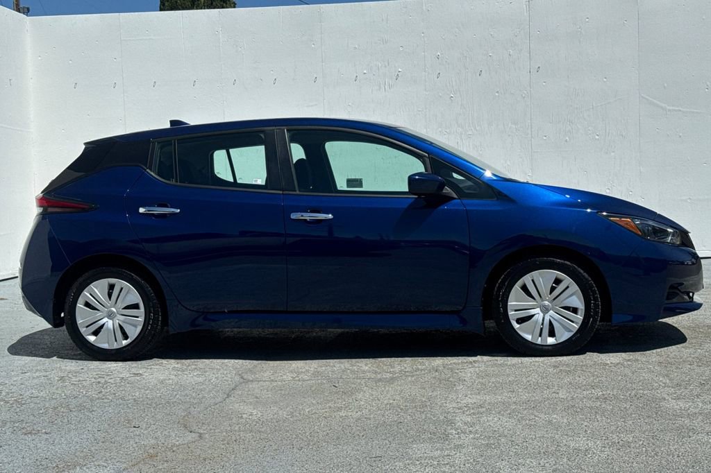Used 2023 Nissan Leaf S FWD image 2