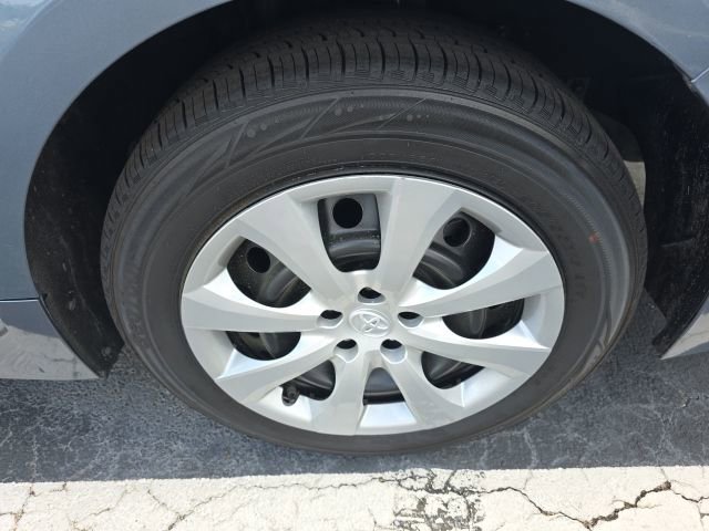 Used 2021 Toyota Corolla LE image 12