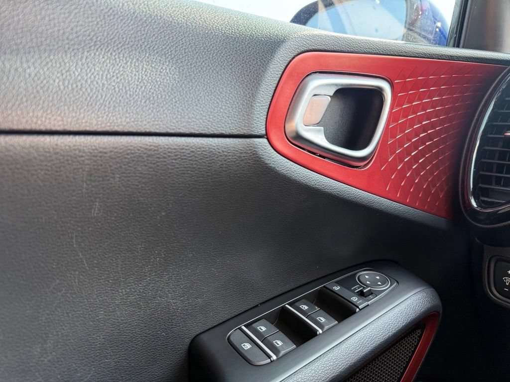 Used 2020 Kia Soul GT-Line Turbo FWD image 12
