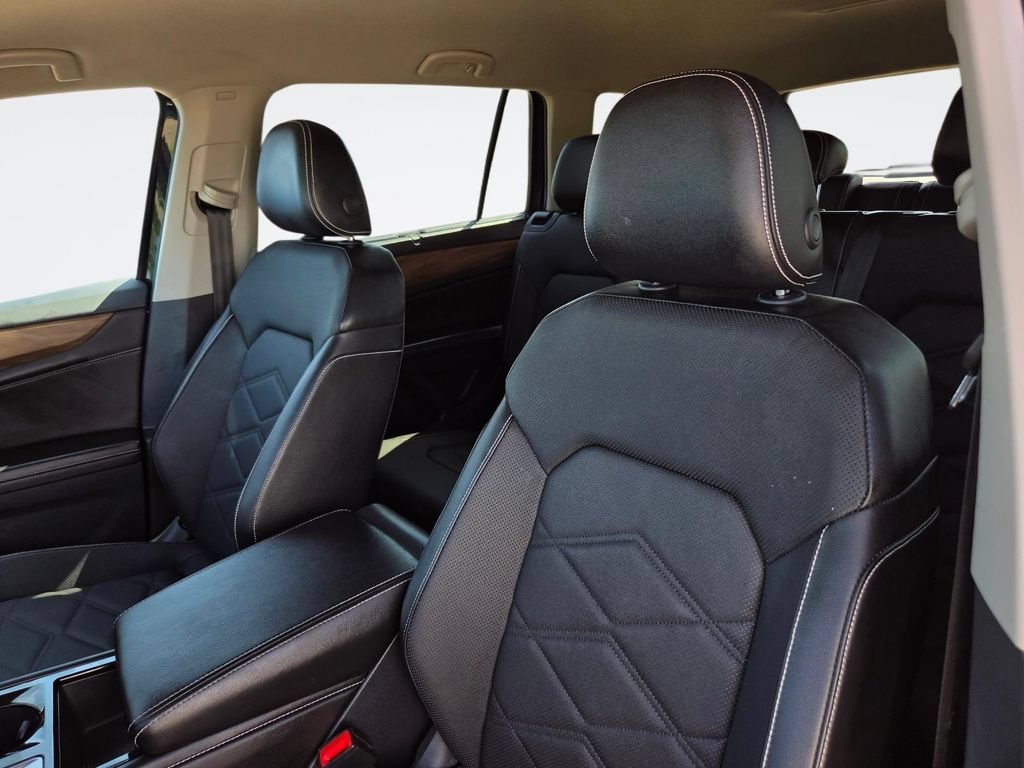 Used 2025 Volkswagen Atlas SE FWD image 29