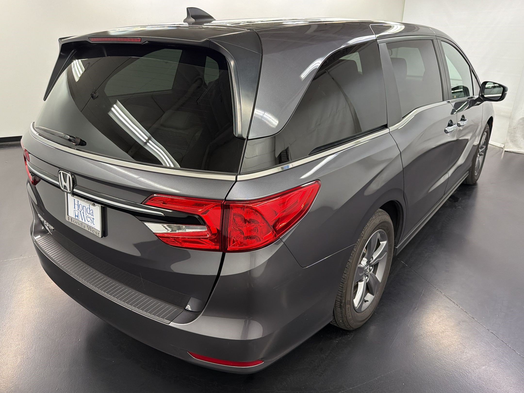 Certified 2024 Honda Odyssey EX image 9
