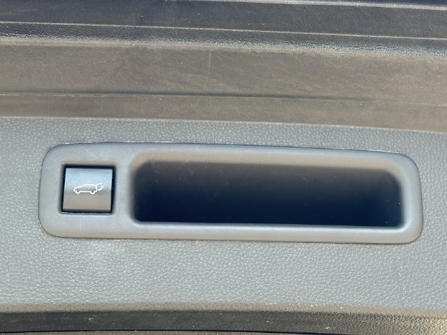 Used 2021 Toyota Highlander XLE AWD/4WD image 35