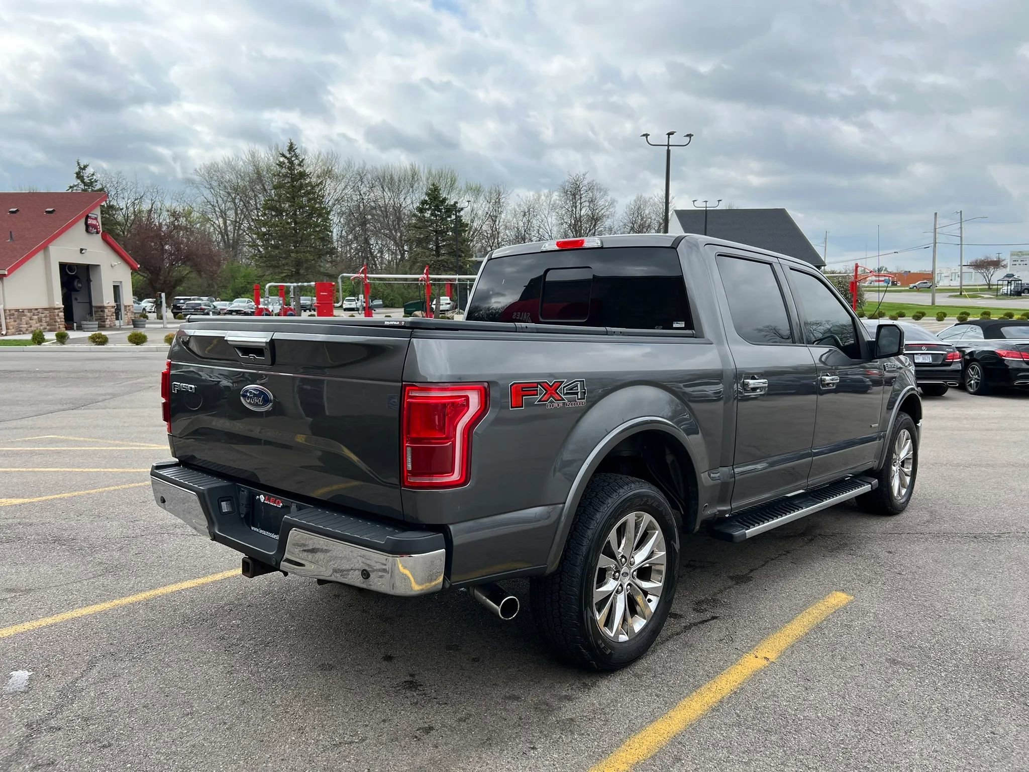 Used 2015 Ford F150 Lariat w/ Equipment Group 502A Luxury image 5