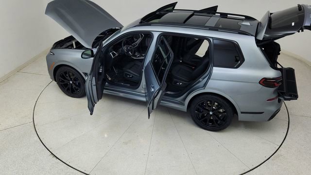 Used 2024 BMW X7 xDrive40i w/ M Sport Package image 90