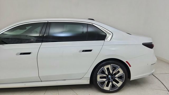 Used 2023 BMW i7 xDrive60 w/ Executive Package 2 image 11