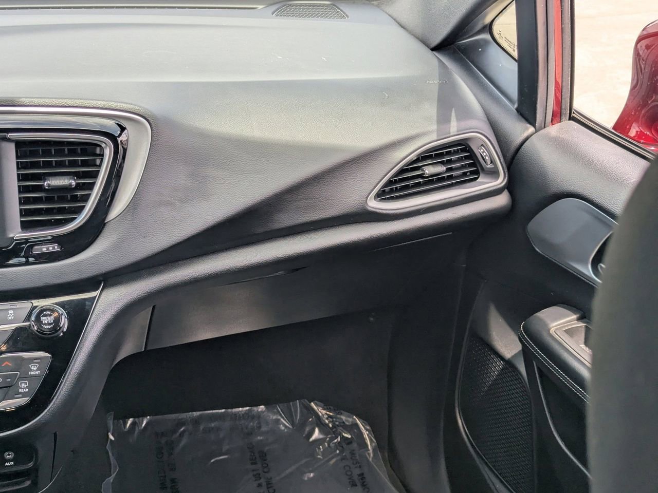 Used 2020 Chrysler Pacifica Touring w/ S Appearance Package FWD image 15