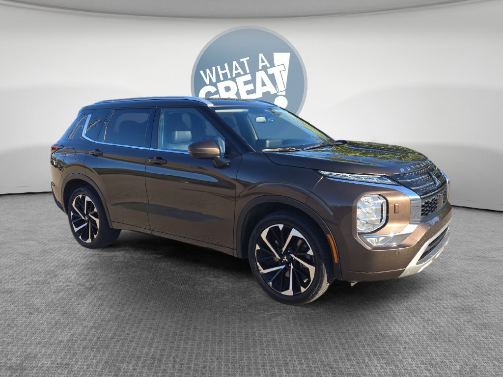 Used 2024 Mitsubishi Outlander SEL AWD/4WD image 1