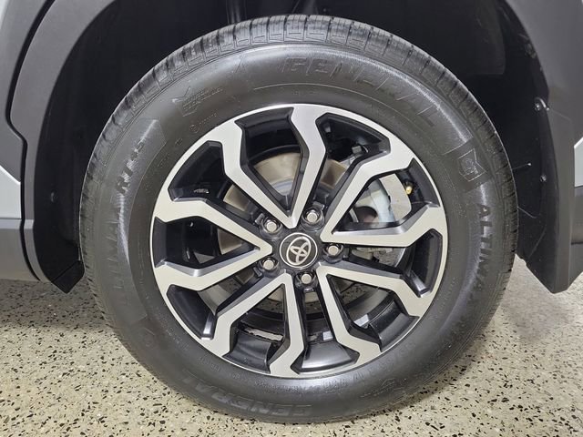 Used 2025 Toyota Corolla Cross AWD Hybrid image 8