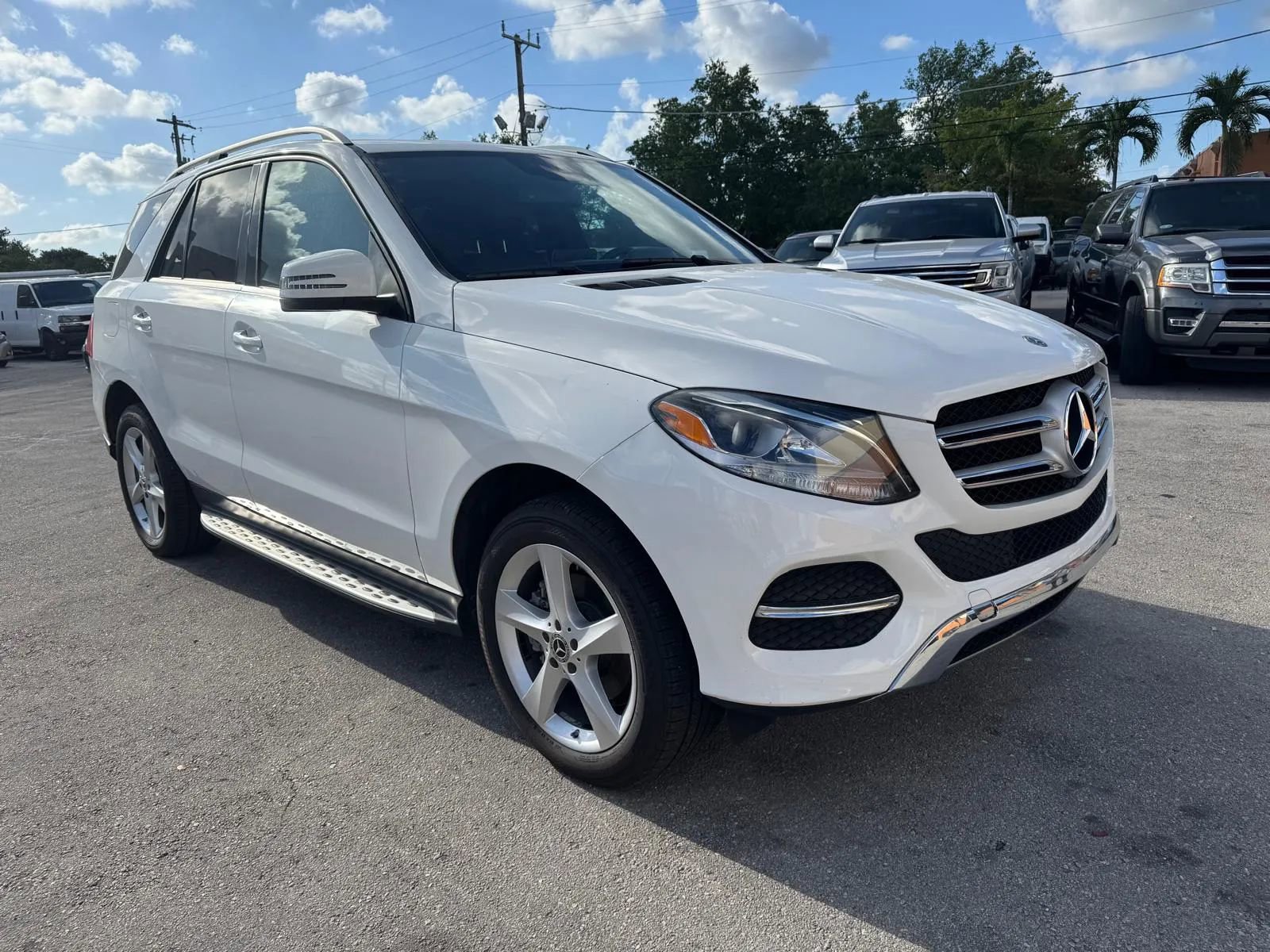 Used 2018 Mercedes-Benz GLE 350 w/ Premium 1 Package image 1