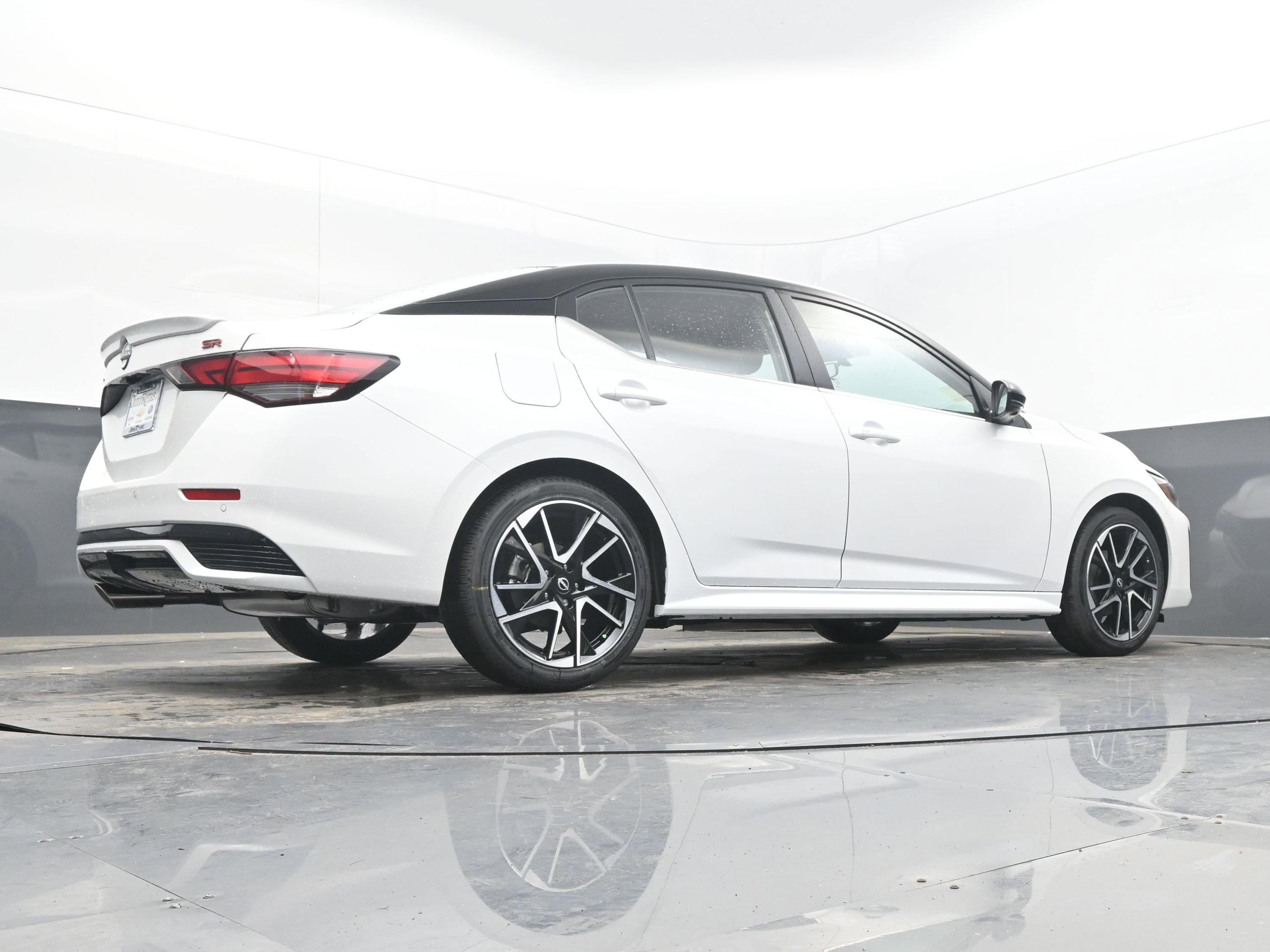 New 2025 Nissan Sentra SR w/ SR Premium Package image 28