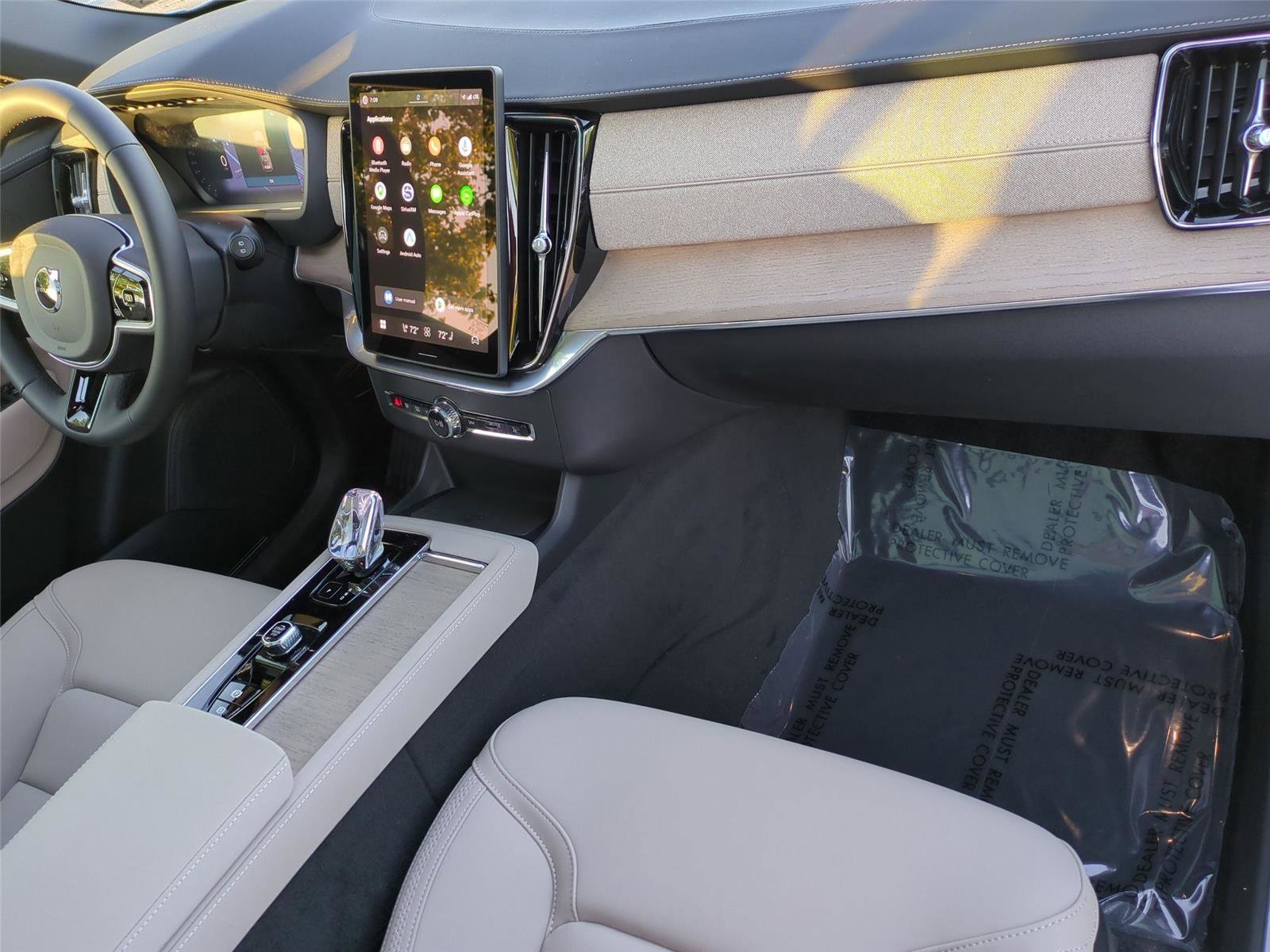 New 2026 Volvo XC90 T8 Plus w/ Protection Package Premier AWD/4WD image 20