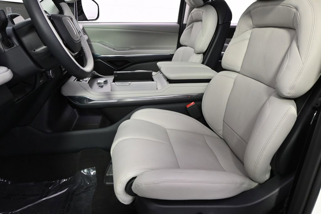 New 2026 Lincoln Navigator L Reserve w/ Jet Appearance Package image 13