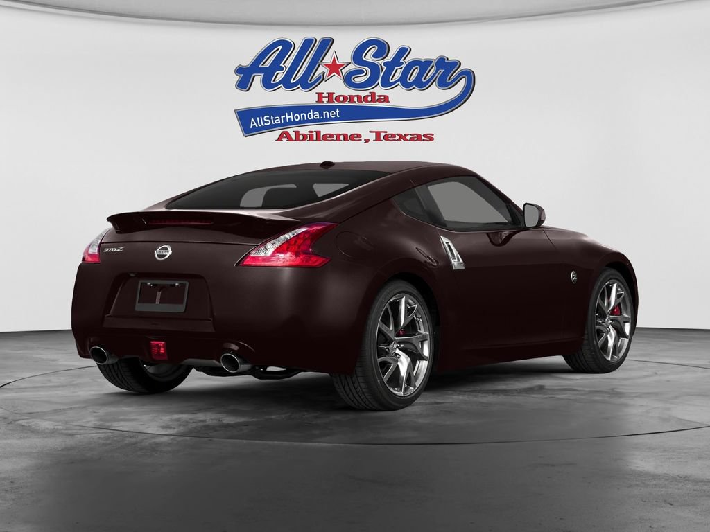 Used 2016 Nissan 370Z Coupe RWD image 2