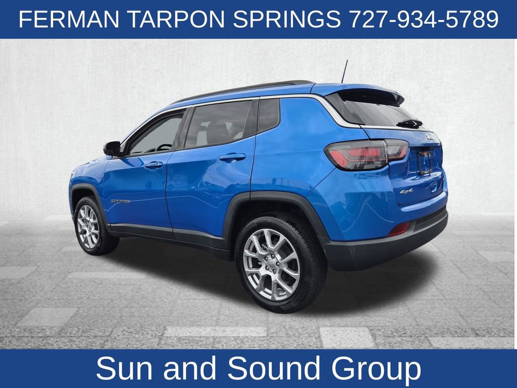 Used 2022 Jeep Compass Latitude w/ Sun and Sound Group AWD/4WD image 8