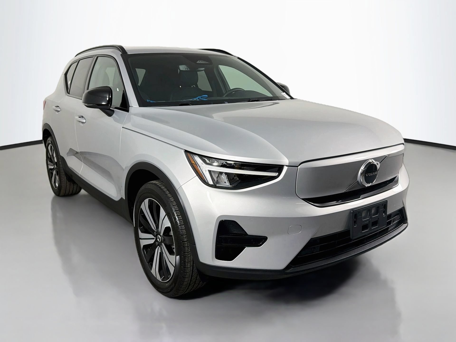 Certified 2023 Volvo XC40 Recharge Core w/ Protection Package Premier AWD/4WD image 3