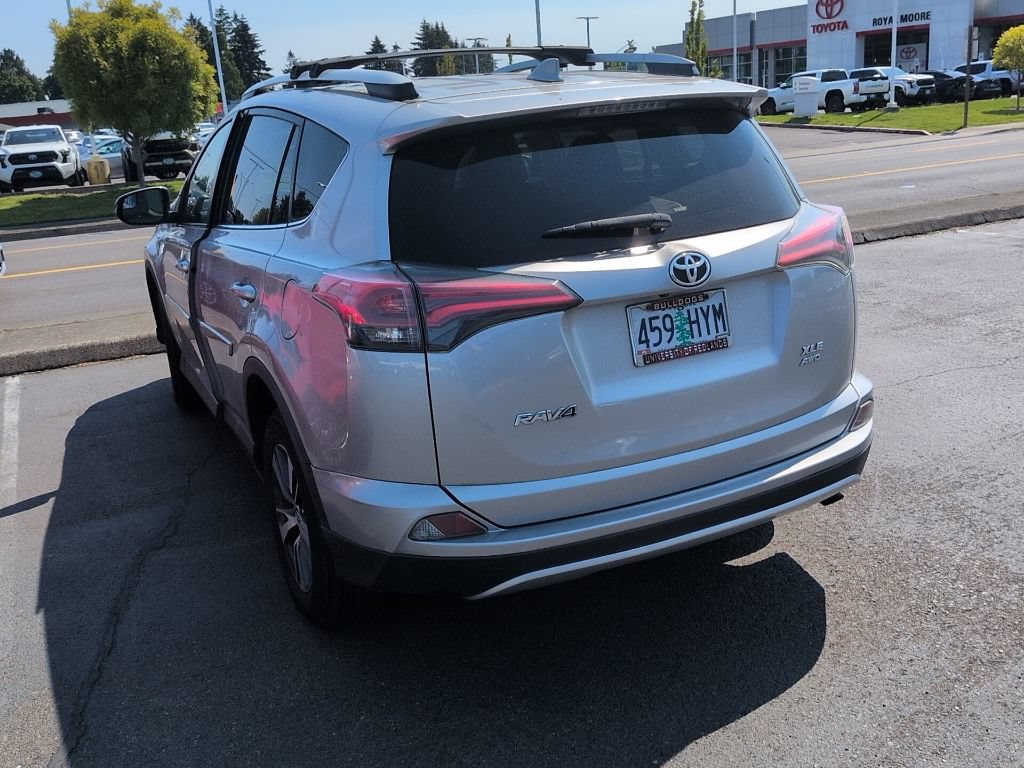 Used 2016 Toyota RAV4 XLE AWD/4WD image 9