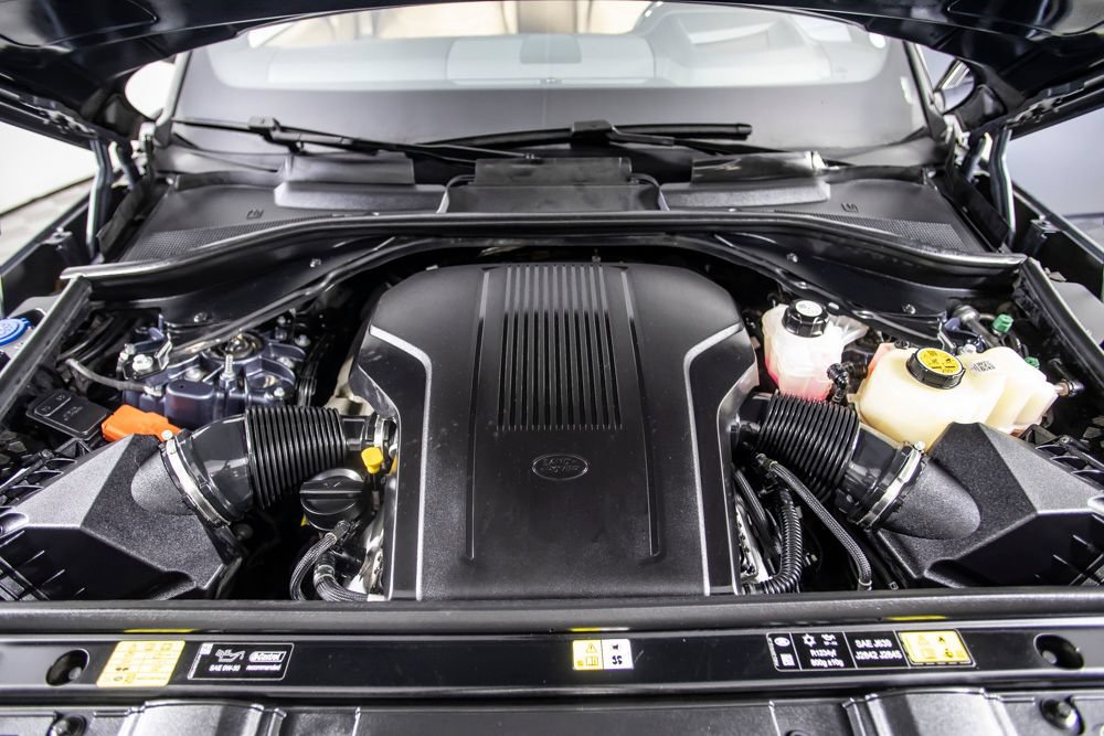 Used 2025 Land Rover Range Rover SE AWD/4WD image 43