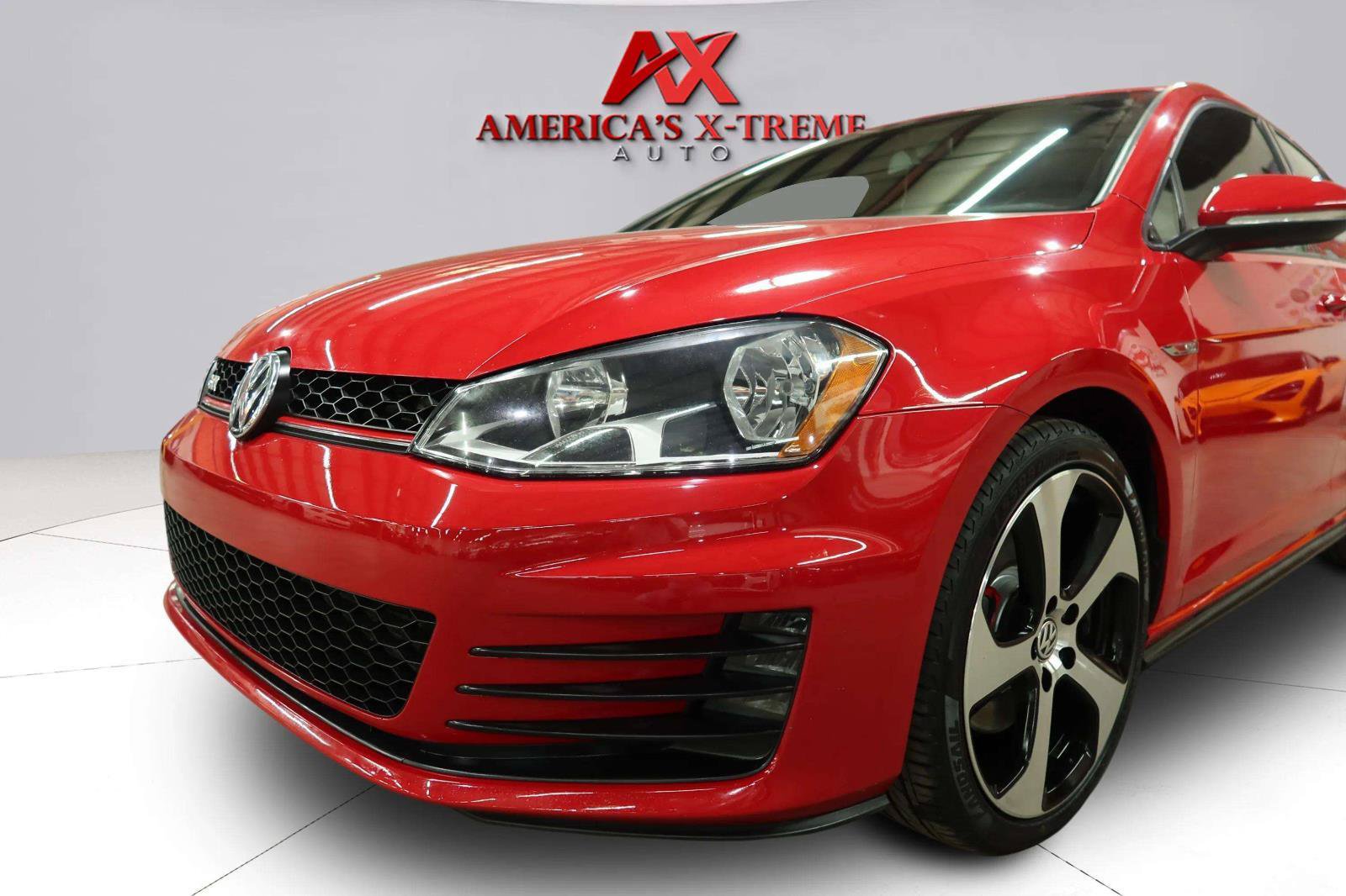 Used 2017 Volkswagen GTI 4-Door FWD image 10