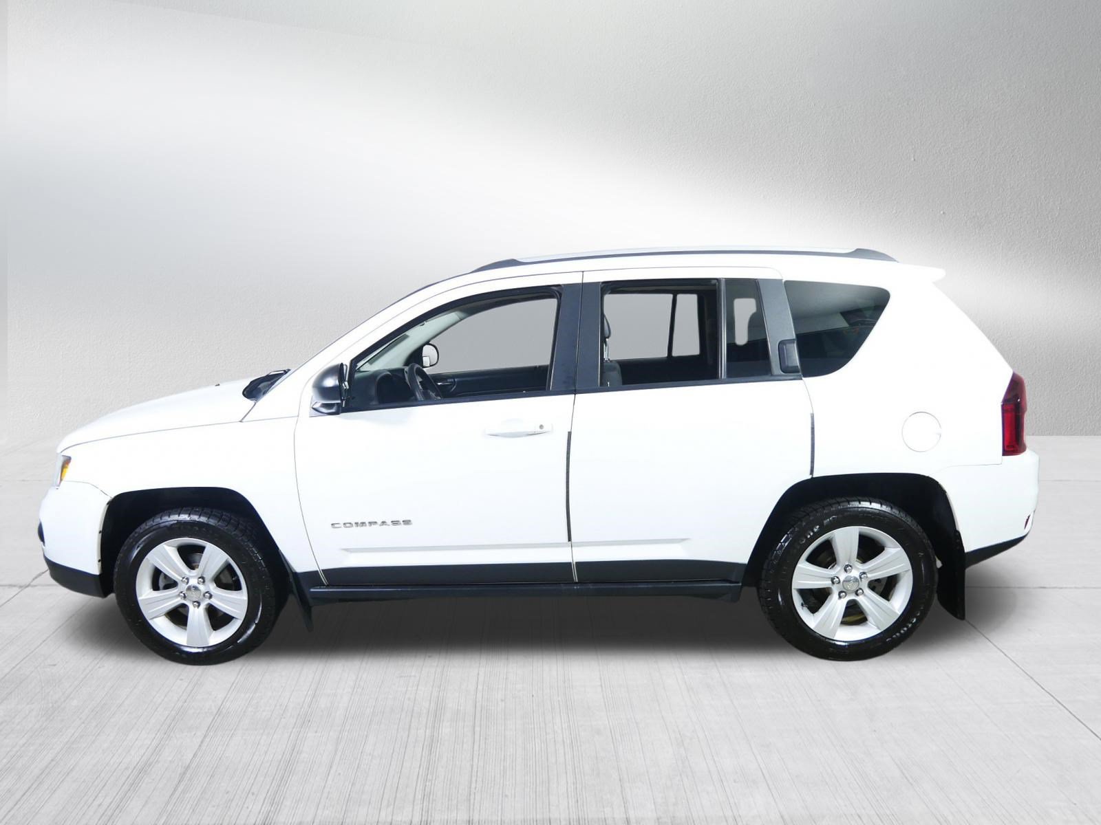 Used 2017 Jeep Compass Sport w/ Power Value Group AWD/4WD image 4