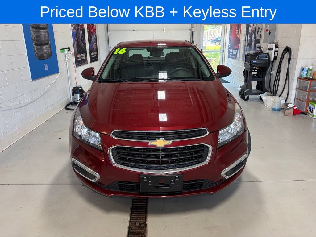 Used 2016 Chevrolet Cruze LT FWD image 2