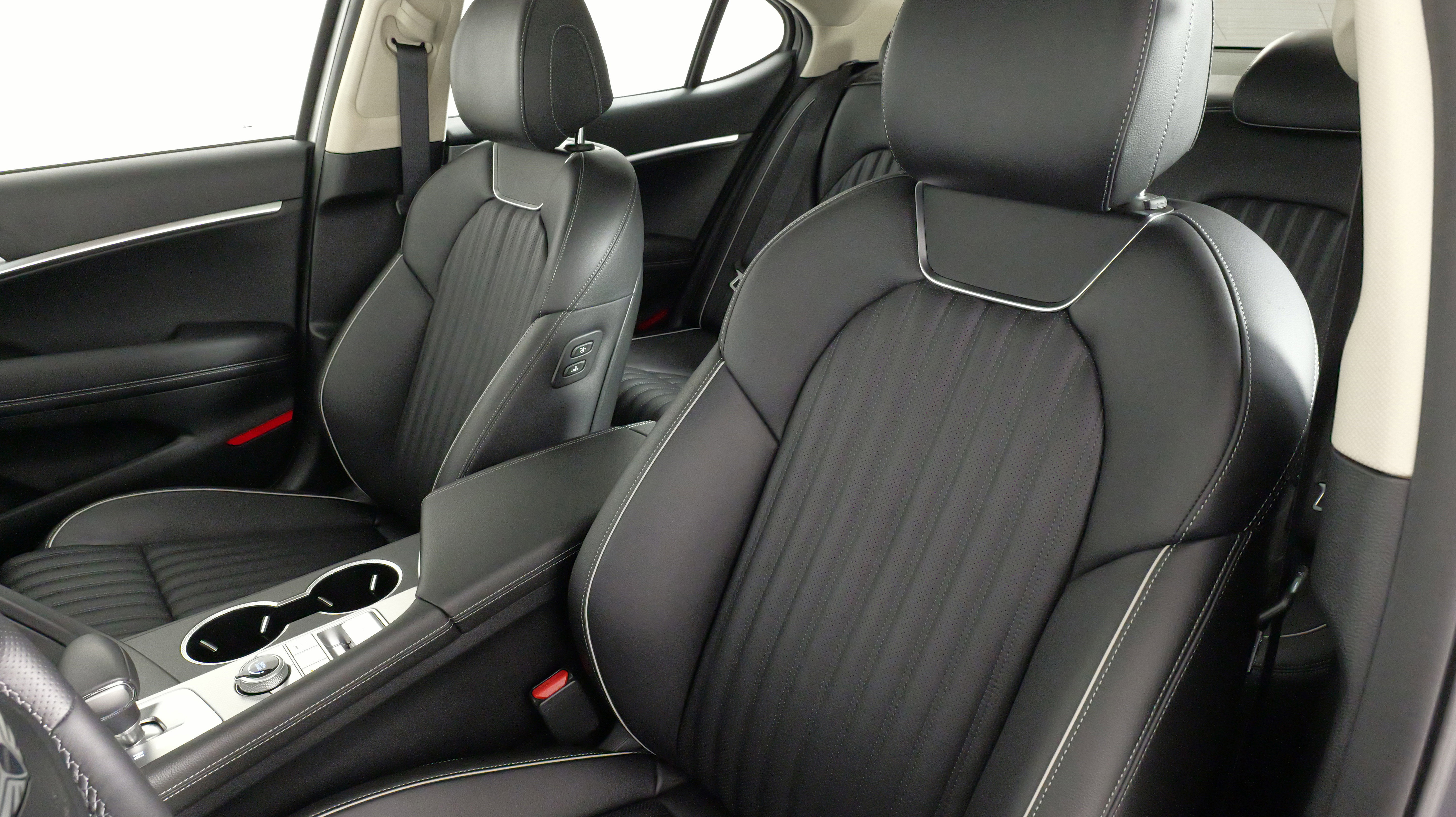 Used 2026 Genesis G70 2.5T Prestige image 30