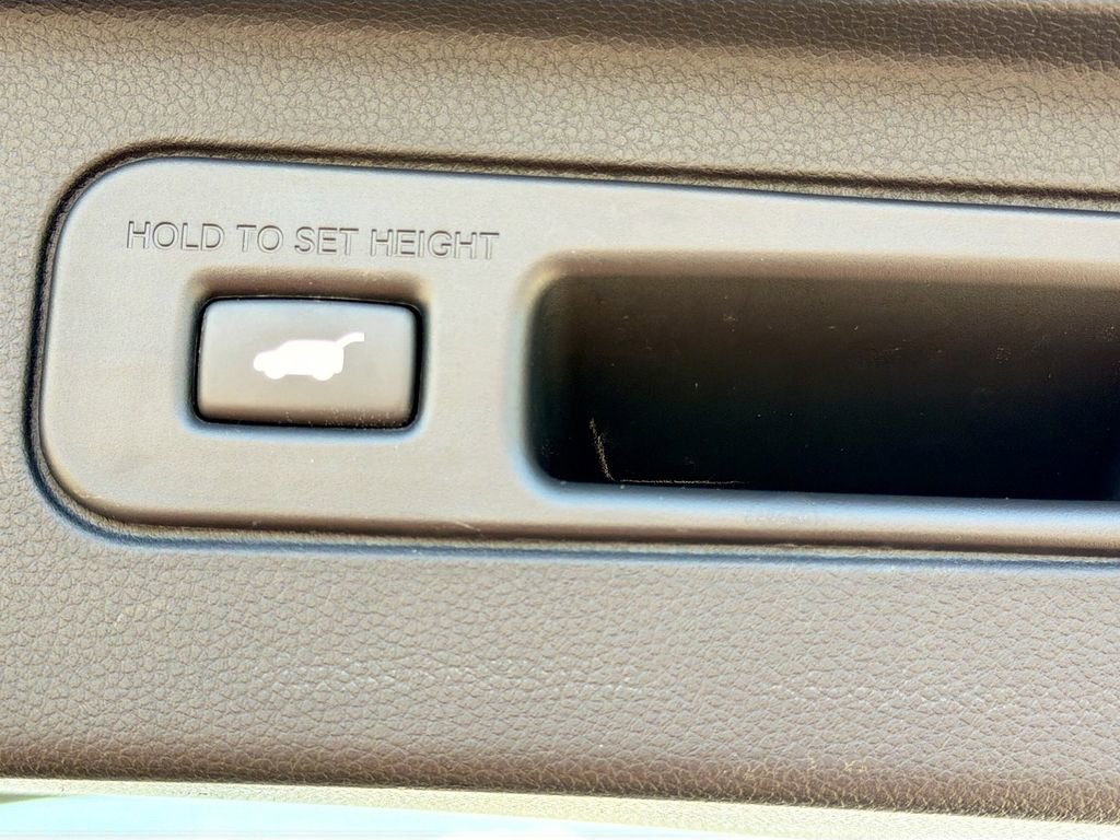 Used 2023 Honda Pilot Elite image 16