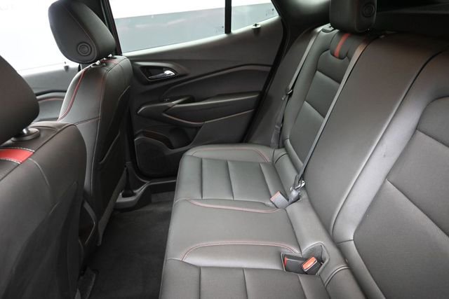 Used 2025 Chevrolet Trax RS FWD image 22