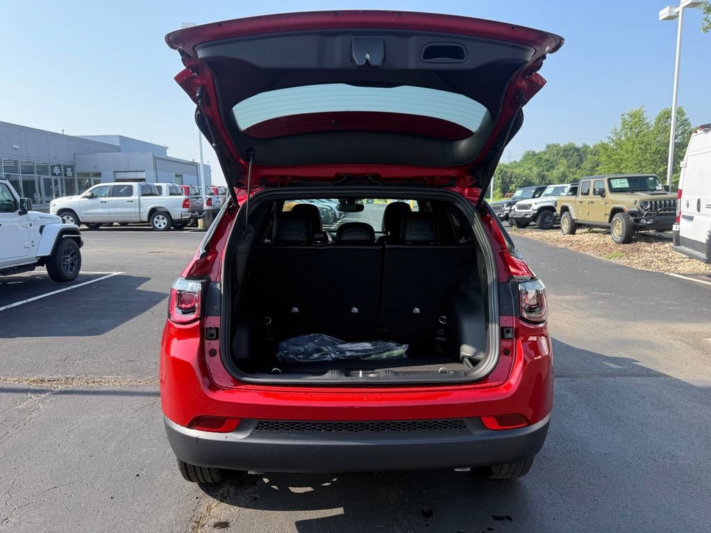 New 2026 Jeep Compass Latitude AWD/4WD image 37