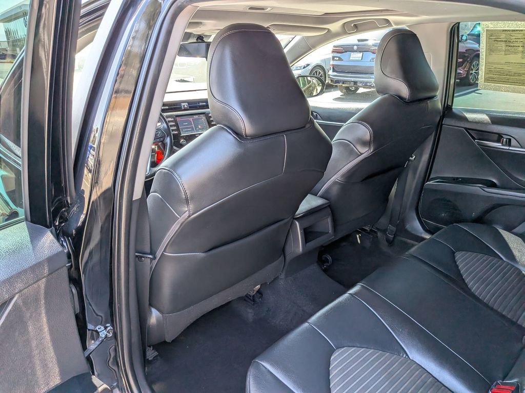 Used 2020 Toyota Camry SE FWD image 12