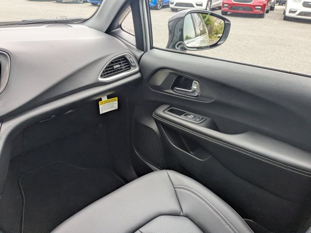 New 2026 Chrysler Voyager LX FWD image 17