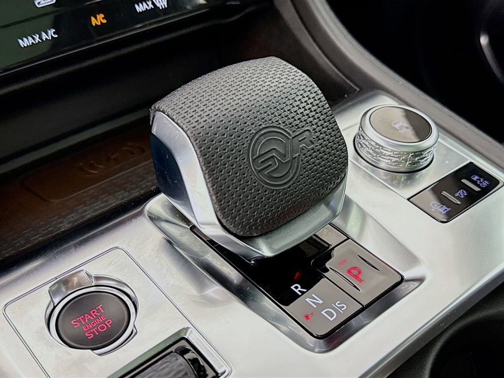 Certified 2021 Jaguar F-PACE SVR image 18