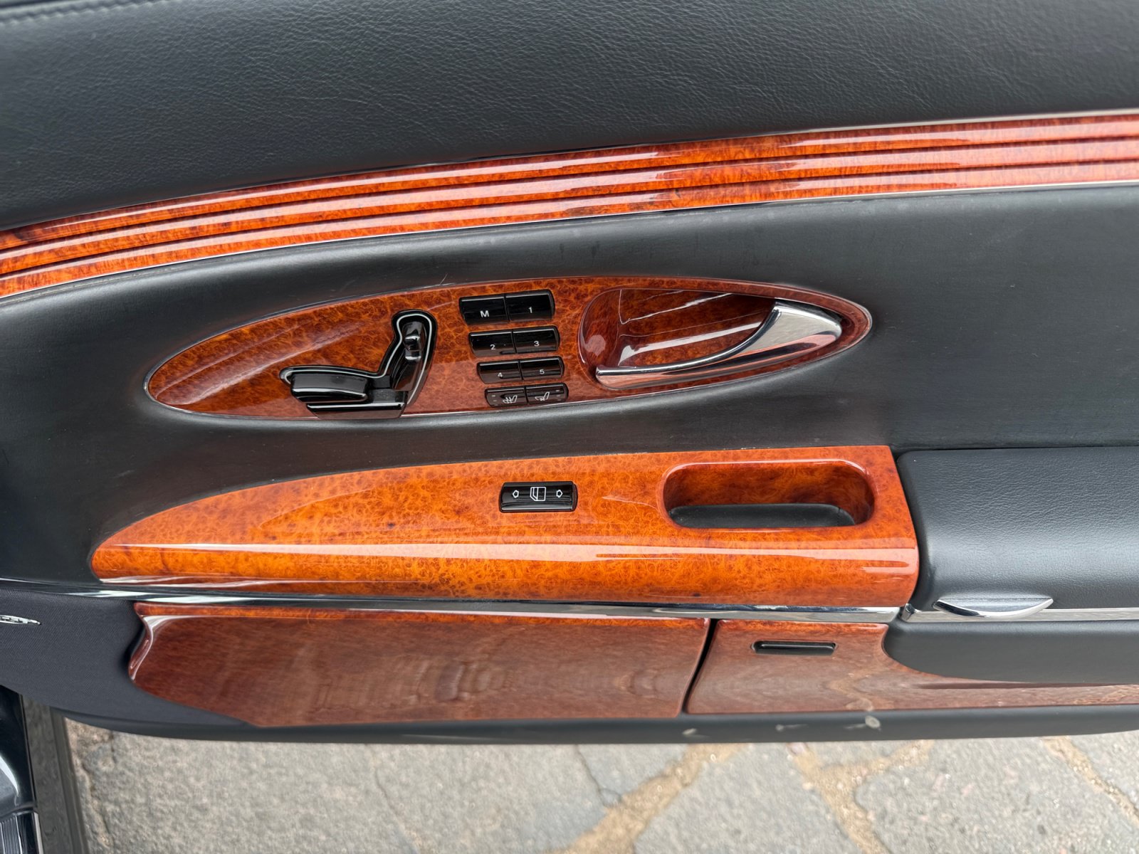 Used 2005 Maybach 57 RWD image 32