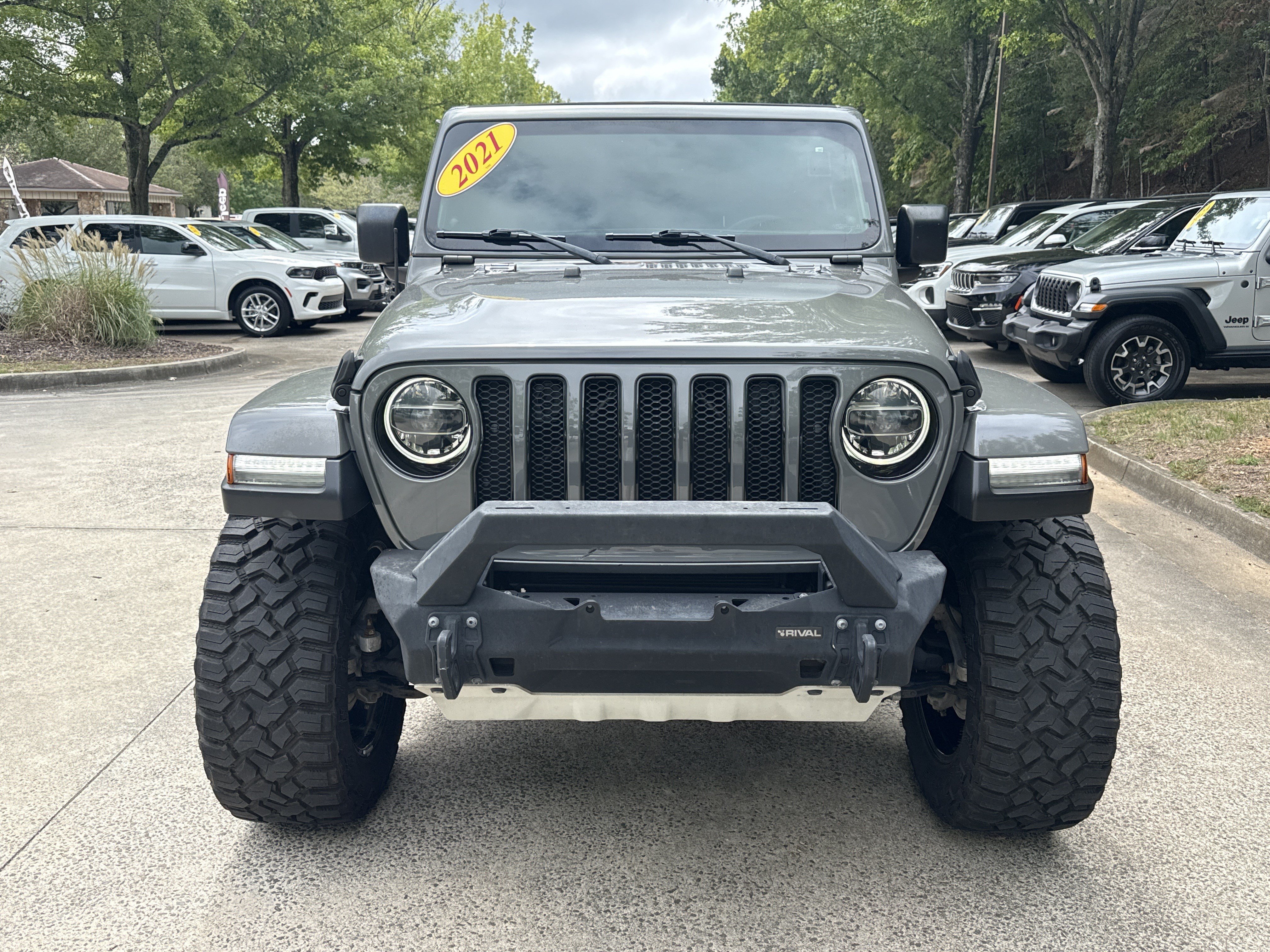 Used 2021 Jeep Wrangler Unlimited Sahara AWD/4WD image 2