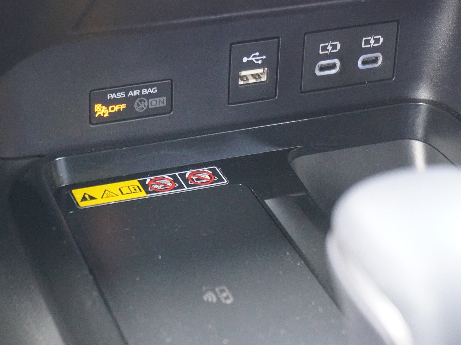 Used 2025 Toyota Camry SE w/ Convenience Package FWD image 24