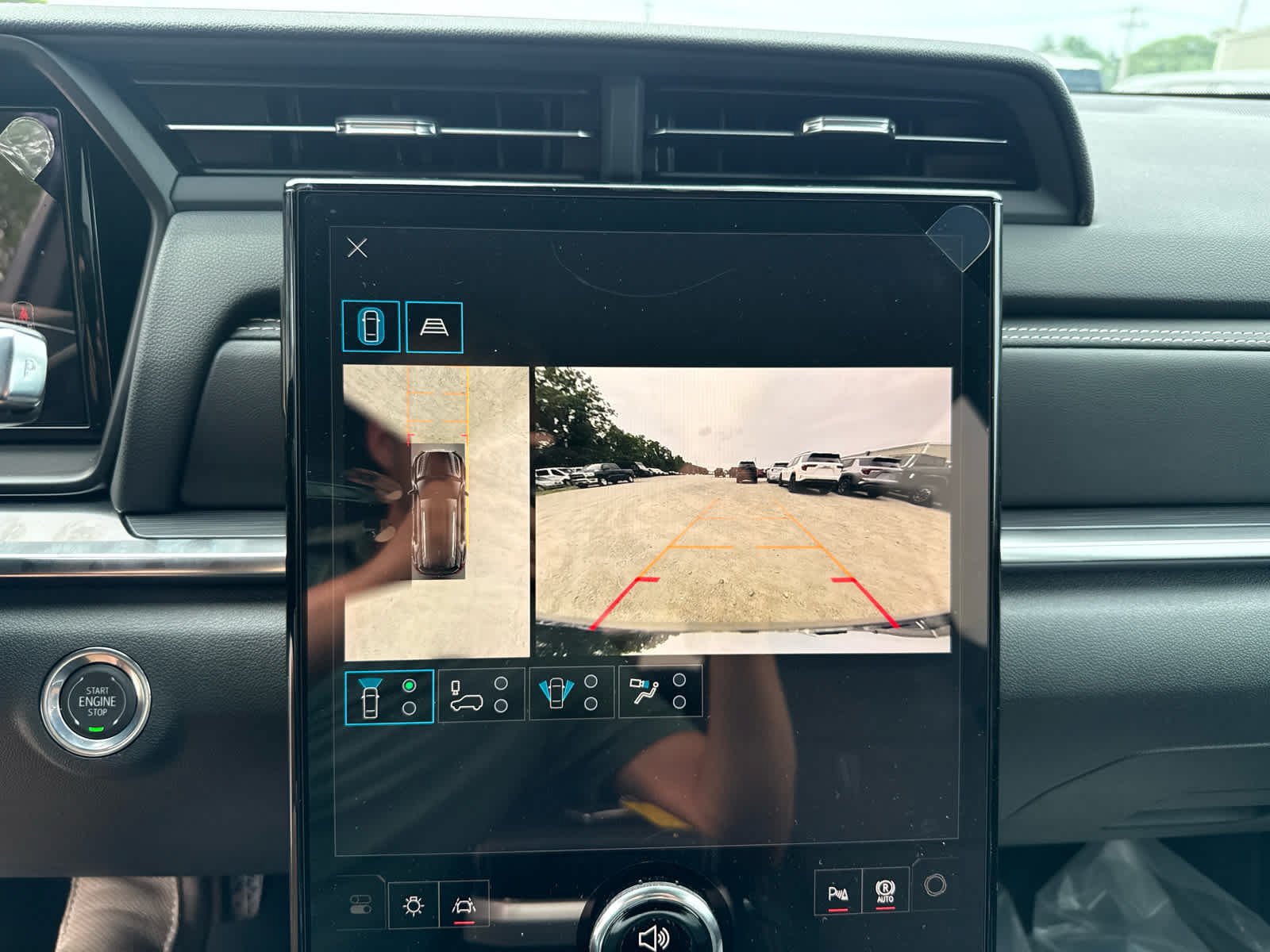 New 2027 GMC Terrain Elevation w/ Technology Package II AWD/4WD image 19