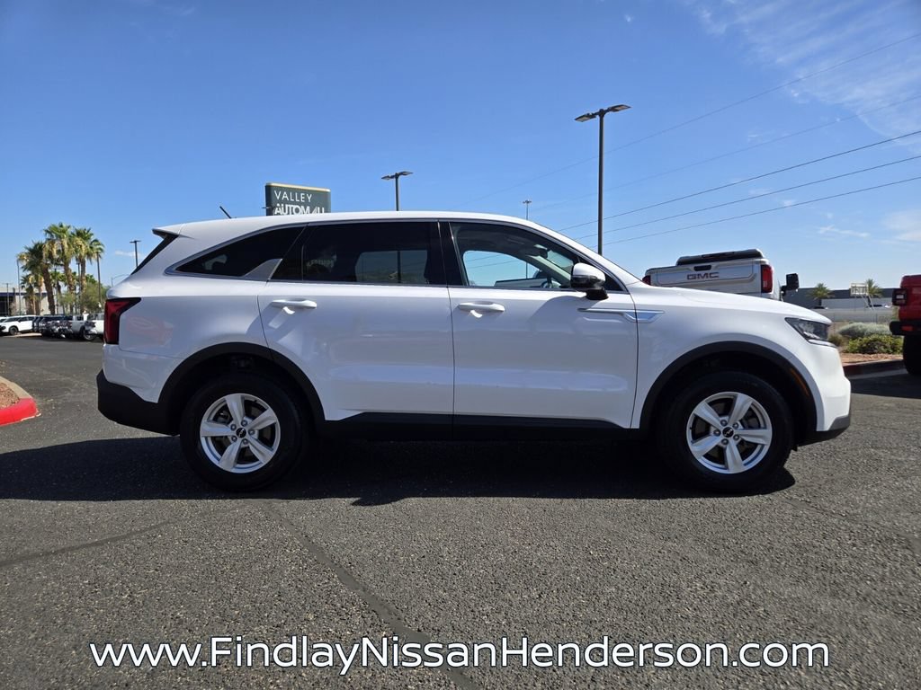 Used 2022 Kia Sorento LX AWD/4WD image 7