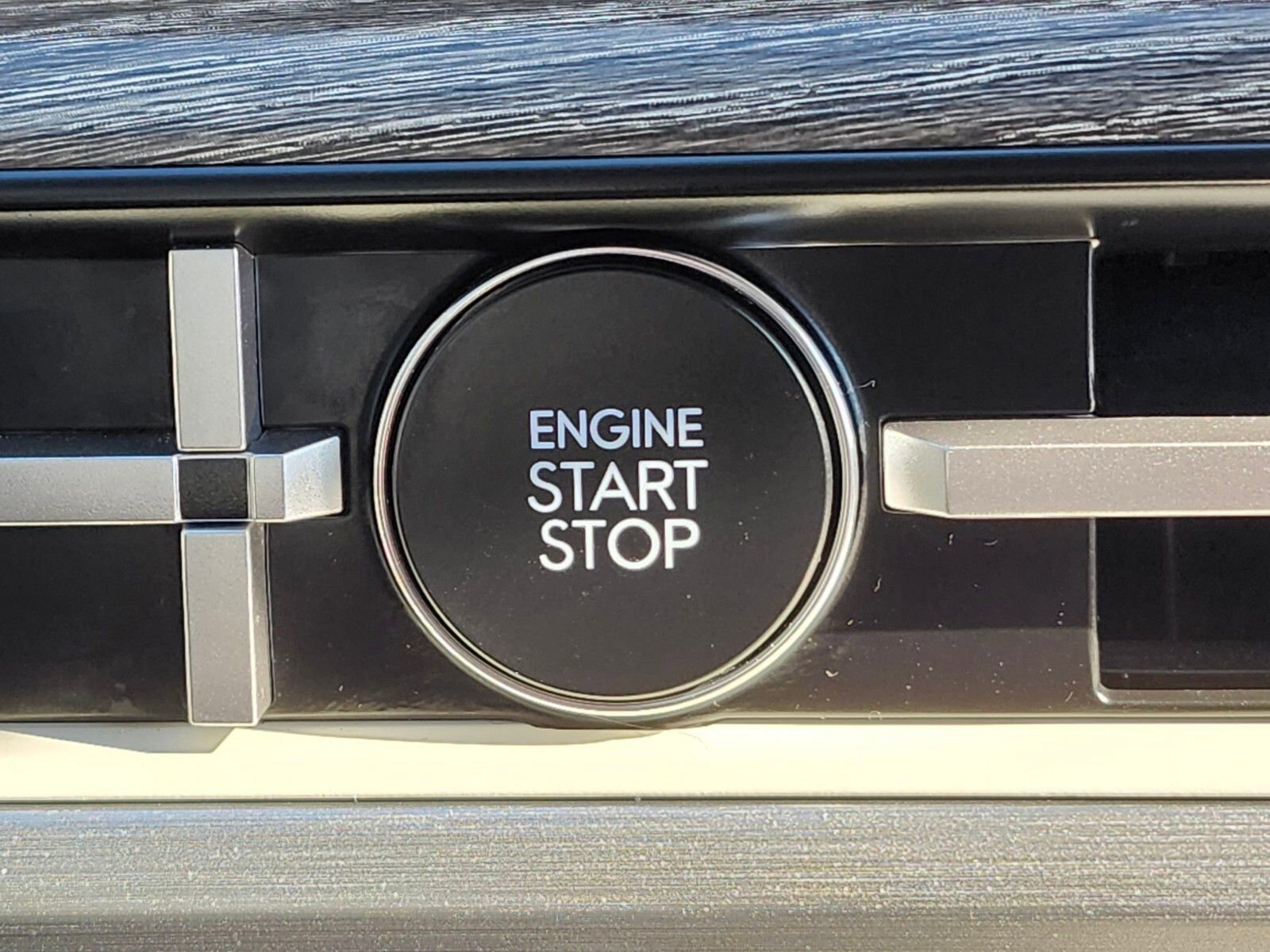 Used 2025 Hyundai Santa Fe Limited image 26