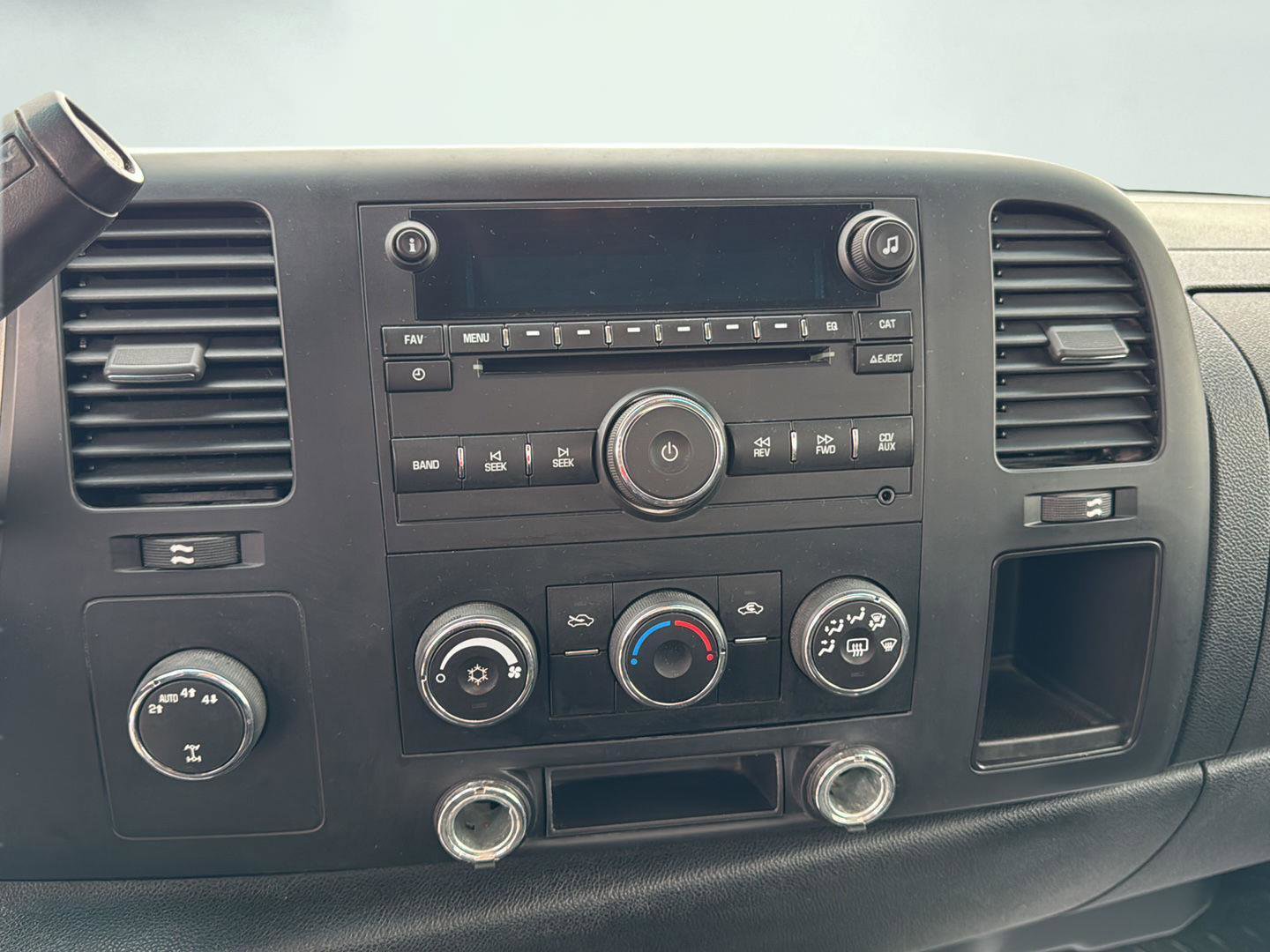 Used 2007 Chevrolet Silverado 1500 LT w/ 1LT Convenience Package image 14