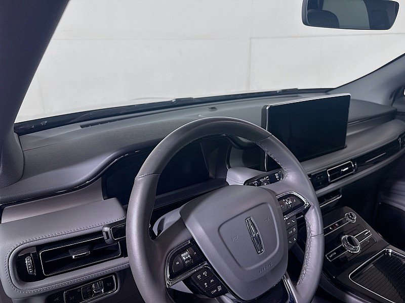 Used 2023 Lincoln Nautilus Reserve w/ Equipment Group 201A image 9