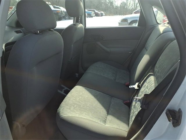 Used 2005 Ford Focus ZX4 Sedan image 9