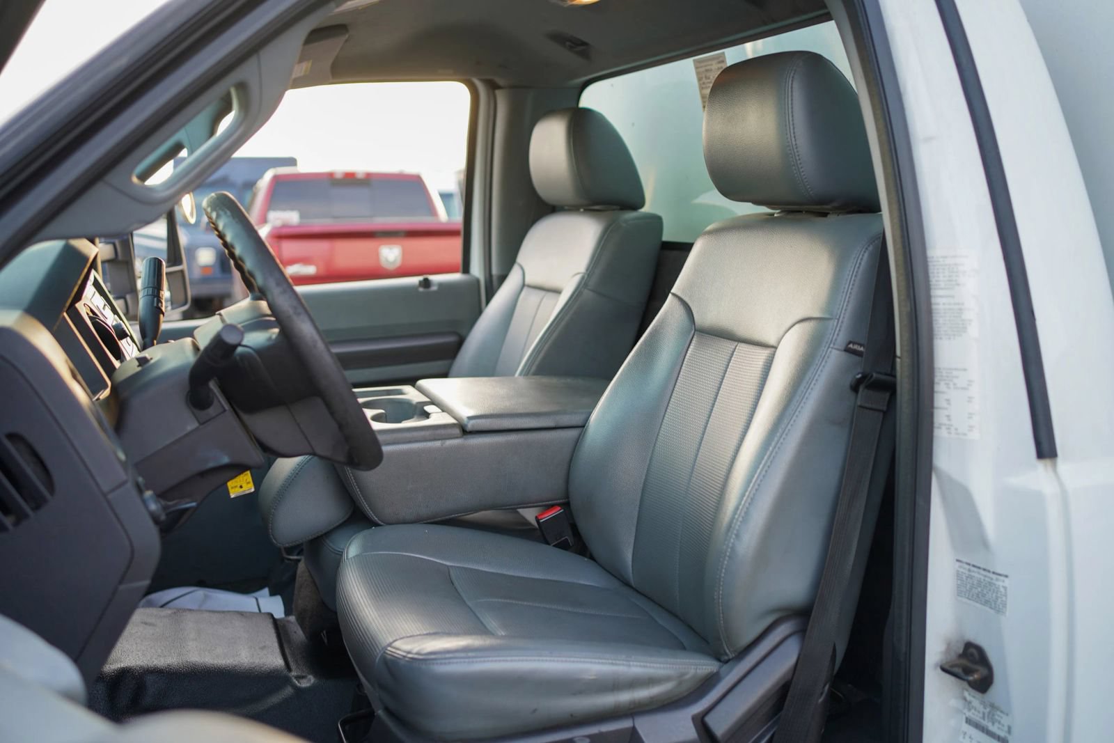 Used 2015 Ford F550 2WD Regular Cab Super Duty image 27