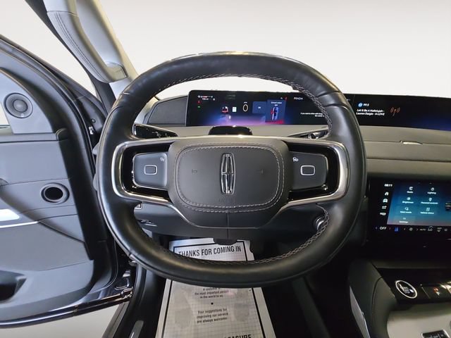 Used 2025 Lincoln Navigator Reserve AWD/4WD image 13