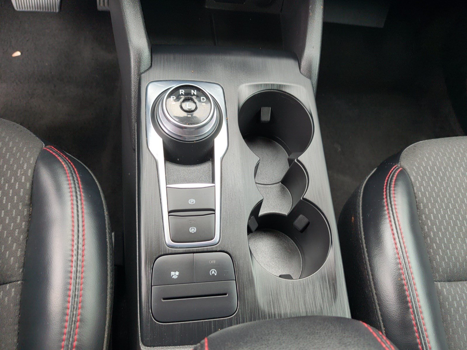 Certified 2025 Ford Escape ST-Line Select AWD/4WD image 18