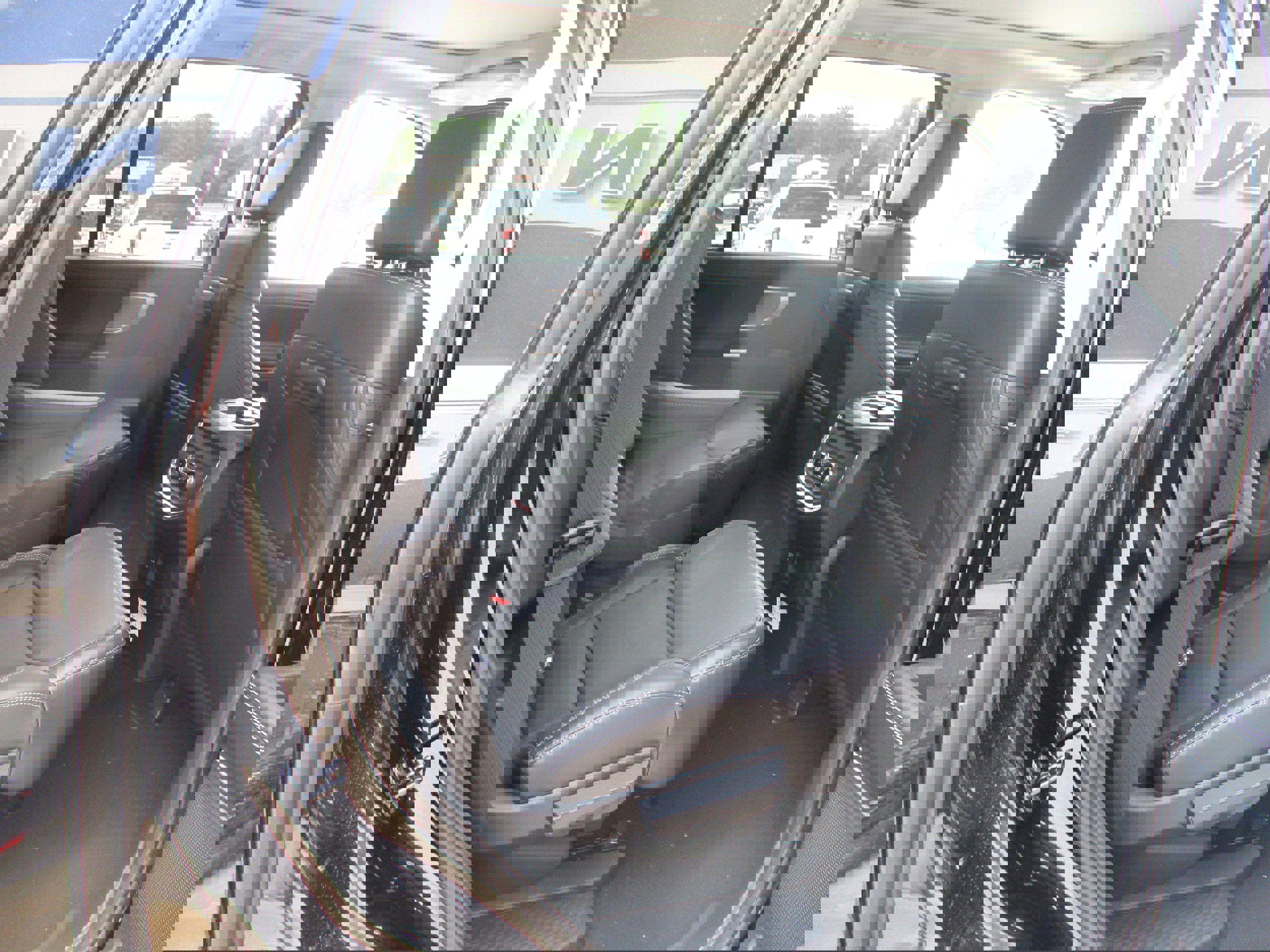 New 2025 Ford Expedition Platinum image 9