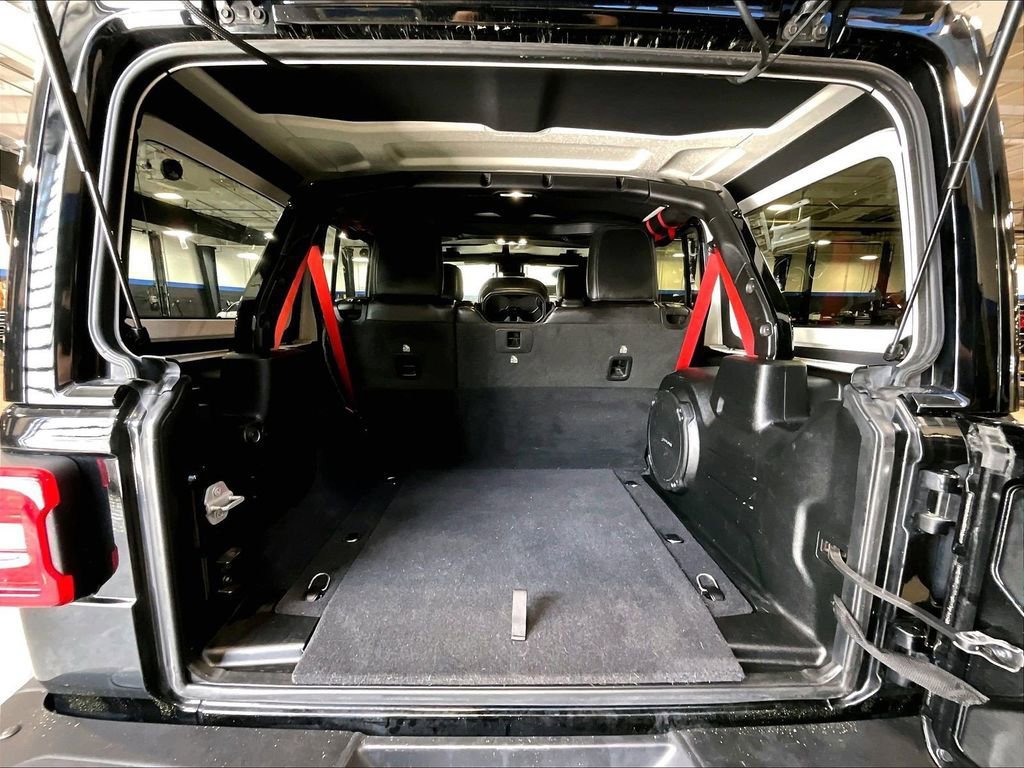 Used 2020 Jeep Wrangler Unlimited Rubicon w/ Quick Order Package 28Y Recon AWD/4WD image 17