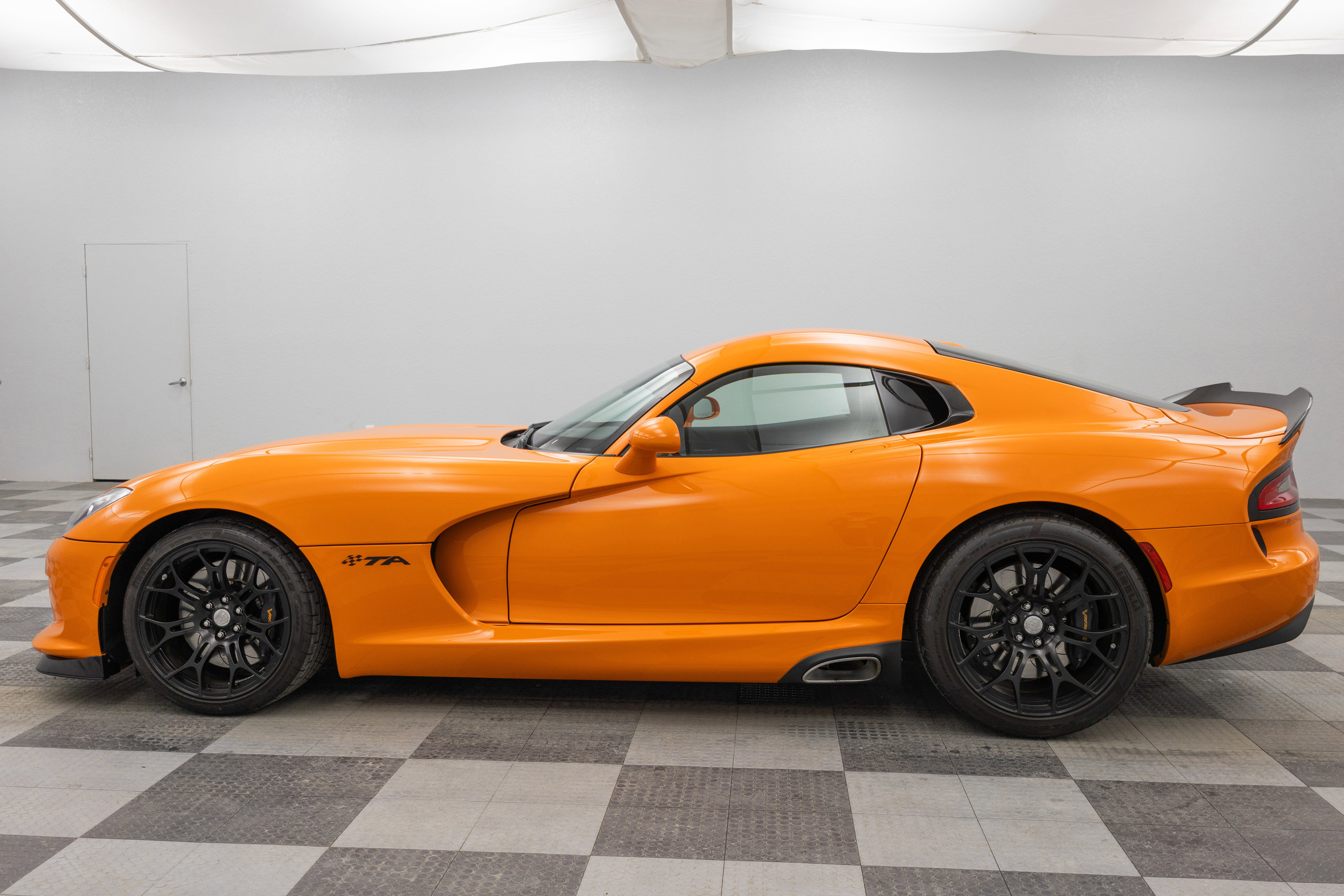 Used 2014 SRT Viper SRT-10 image 11