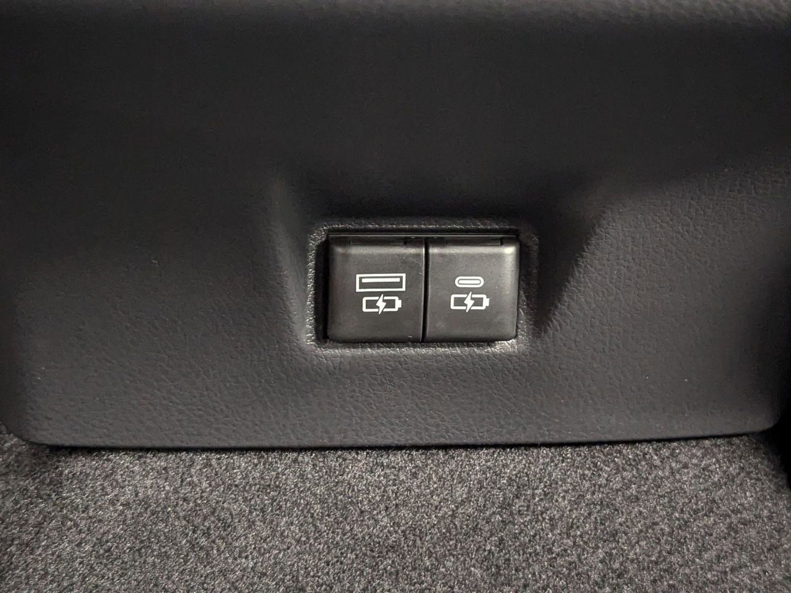 Used 2025 Toyota Camry LE w/ Convenience Package image 21