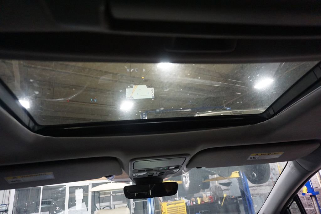 Used 2023 Honda Odyssey Elite image 13