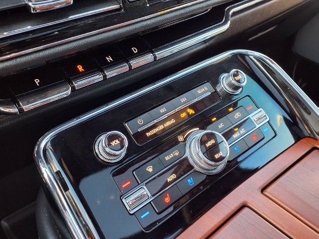Certified 2023 Lincoln Navigator Reserve RWD image 12