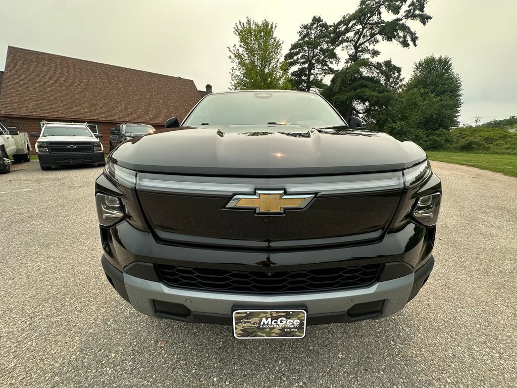 Used 2025 Chevrolet Silverado EV LT w/ LT Premium Package AWD/4WD image 8